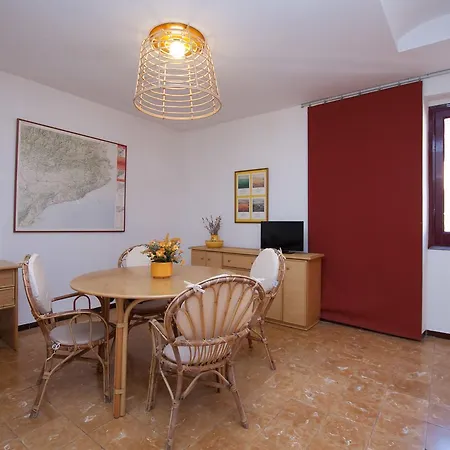 Apt Petxina Yellow Apartament *